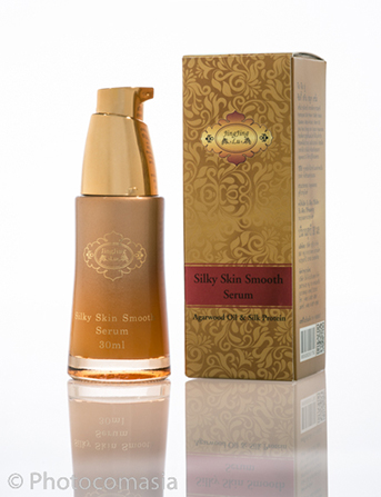 Gold ring with diamonds On the white background