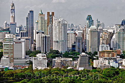 Bangkok skyline Picture In the center of the city, Lumpiny Park